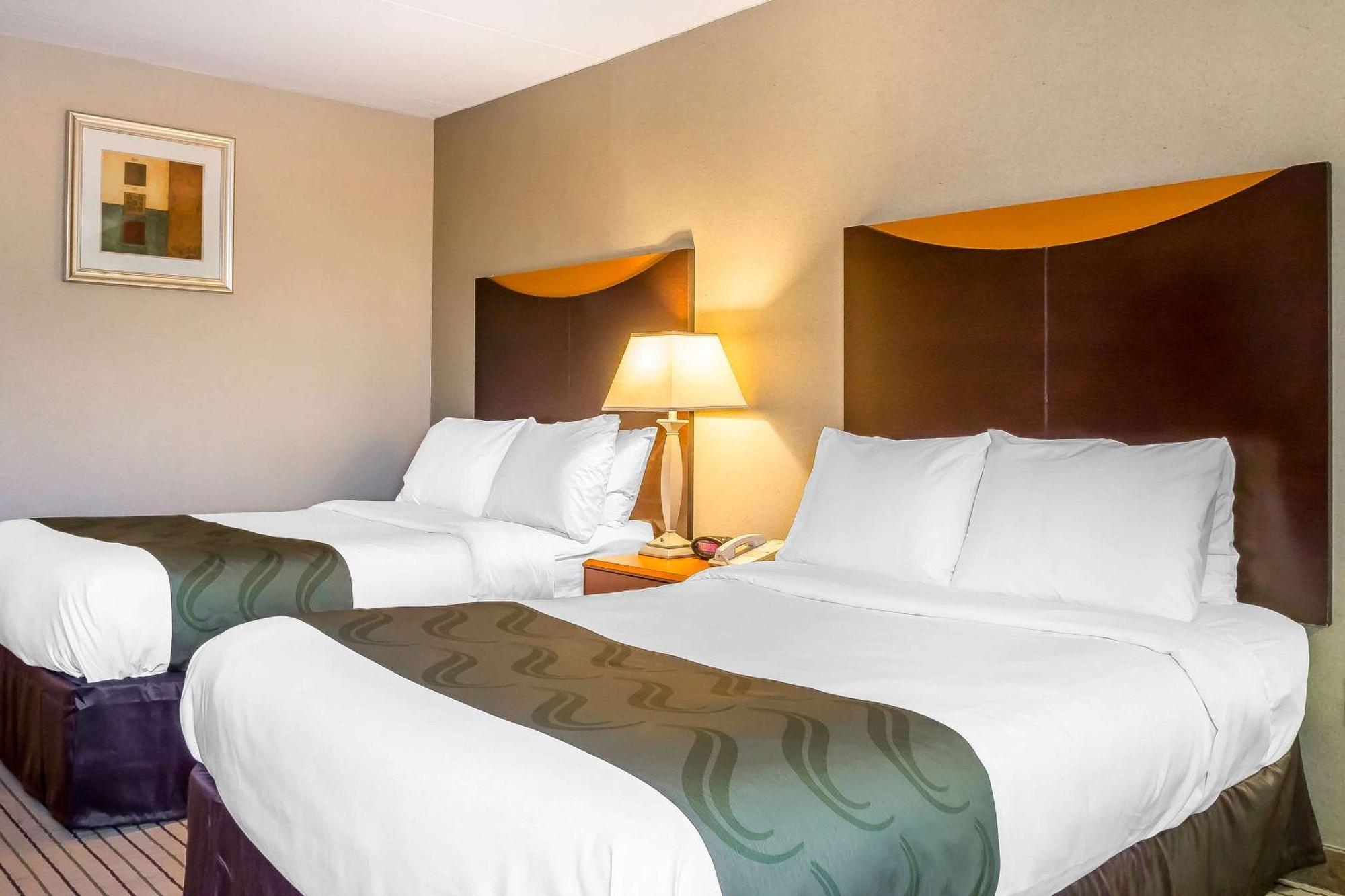 Quality Inn Spring Valley - Nanuet Bagian luar foto